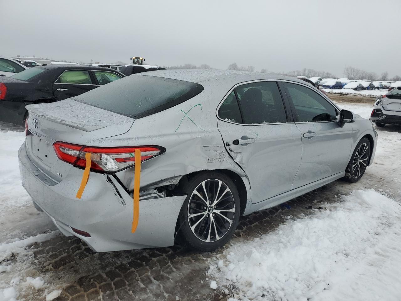 2018 TOYOTA CAMRY L - Фото 3