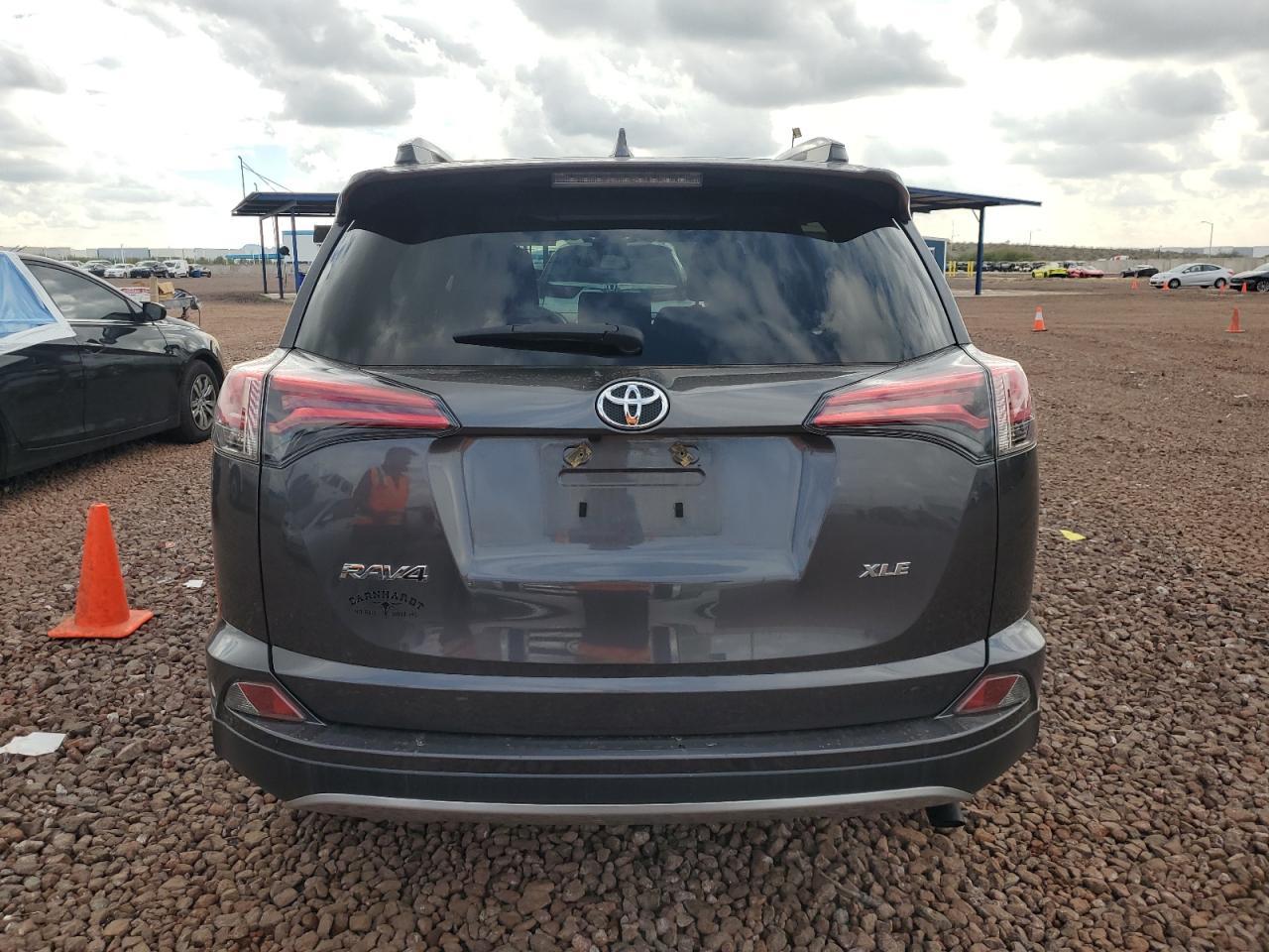 2017 TOYOTA RAV4 XLE - Image 6