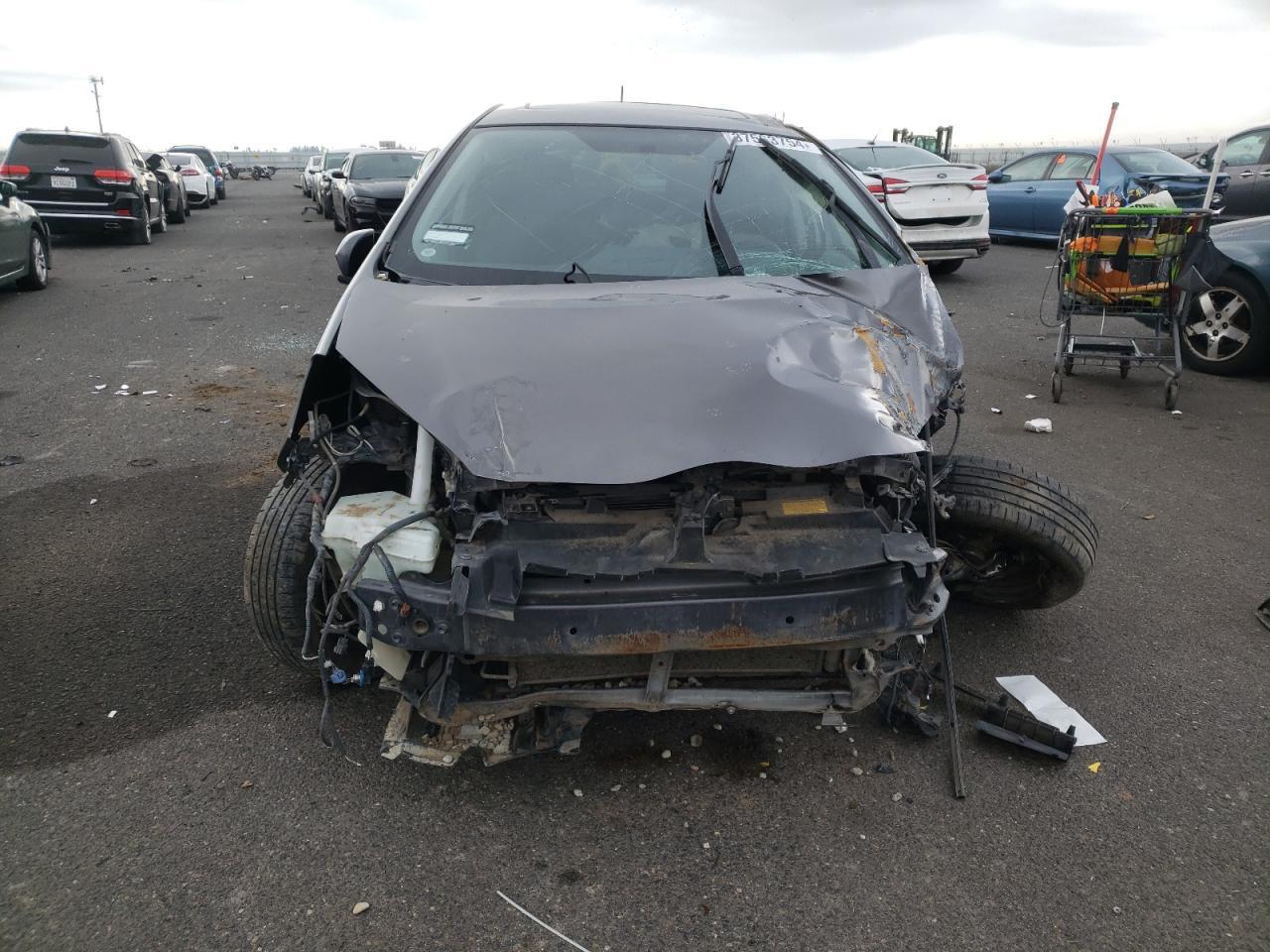2013 TOYOTA PRIUS C - Image 5