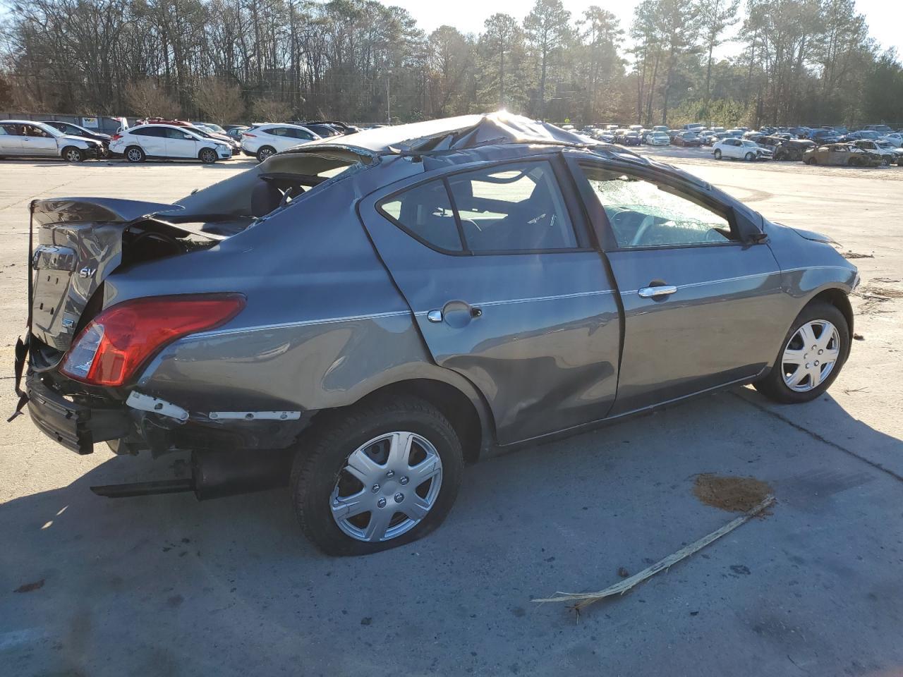2016 NISSAN VERSA S - Фото 3