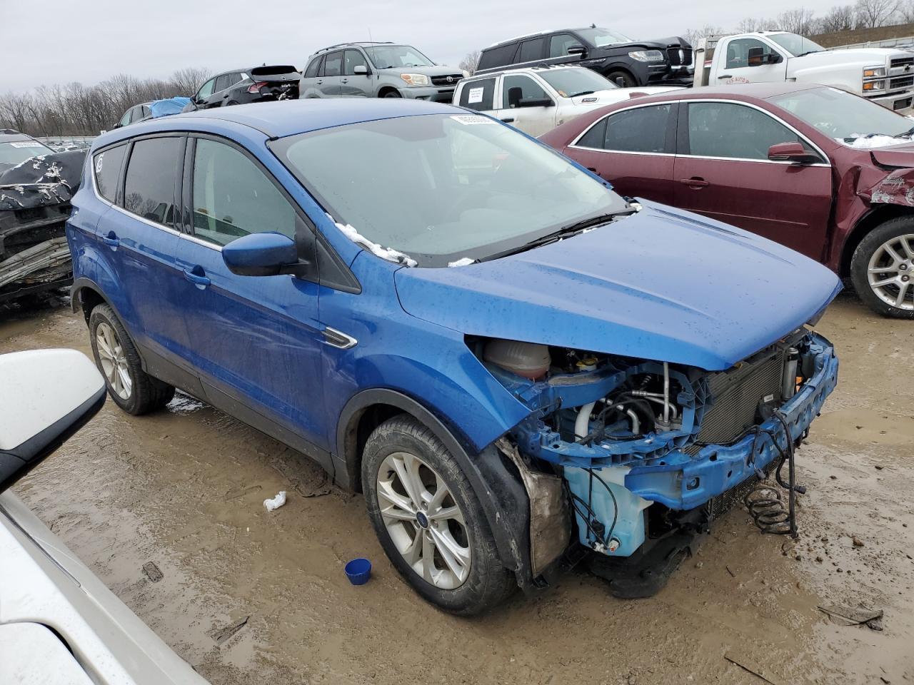 2017 FORD ESCAPE SE - Image 4