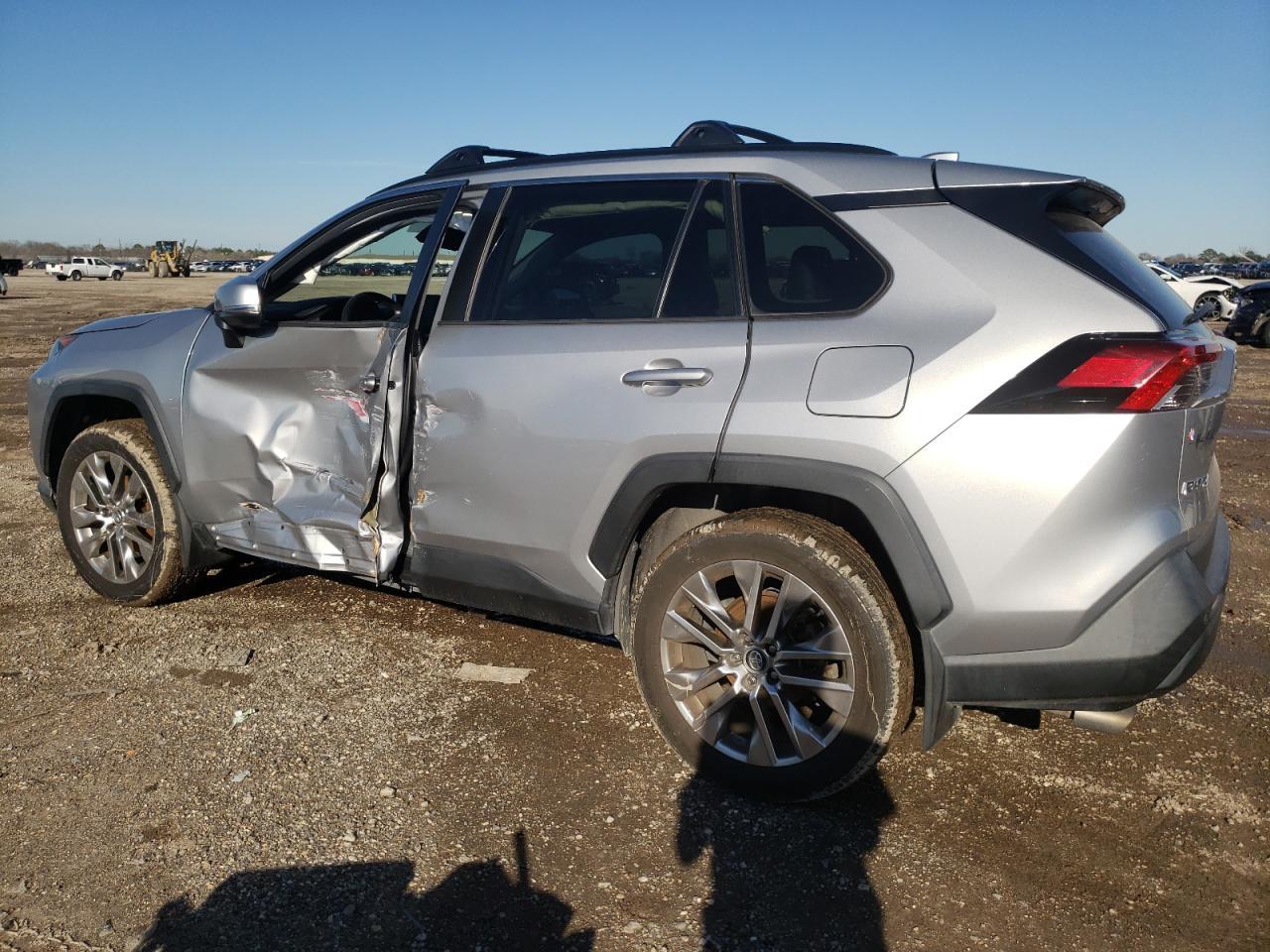 2019 TOYOTA RAV4 XLE P - Image 2