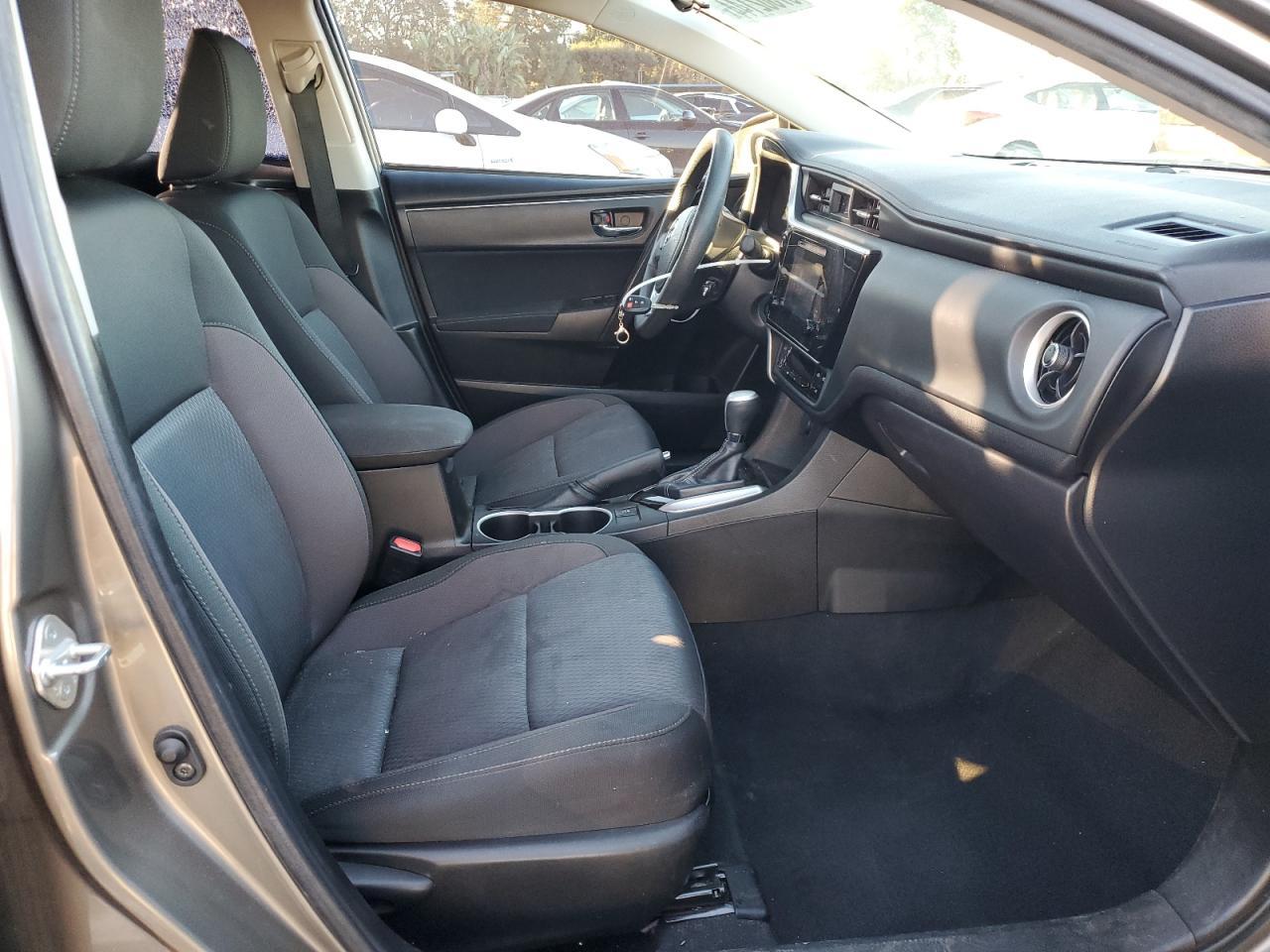 2019 TOYOTA COROLLA L - Image 7