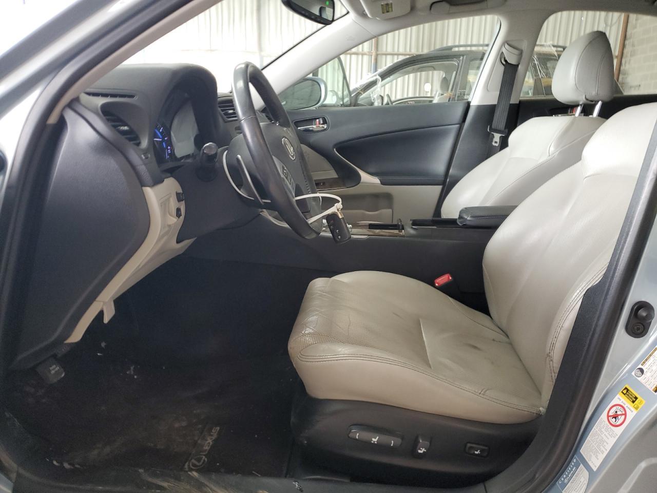 2011 LEXUS IS 250 - Image 7