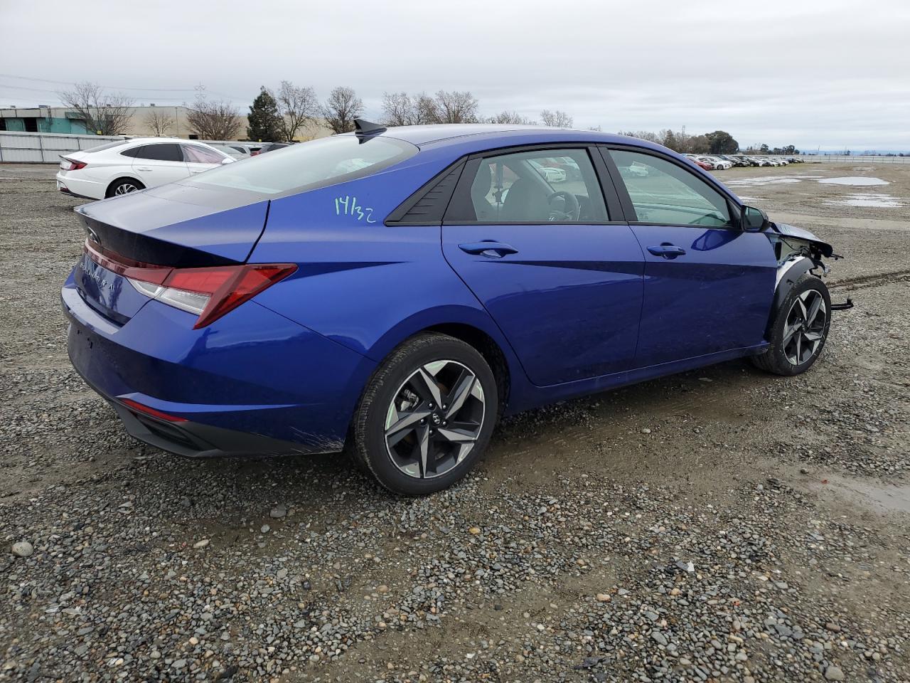2023 HYUNDAI ELANTRA SE - Image 3