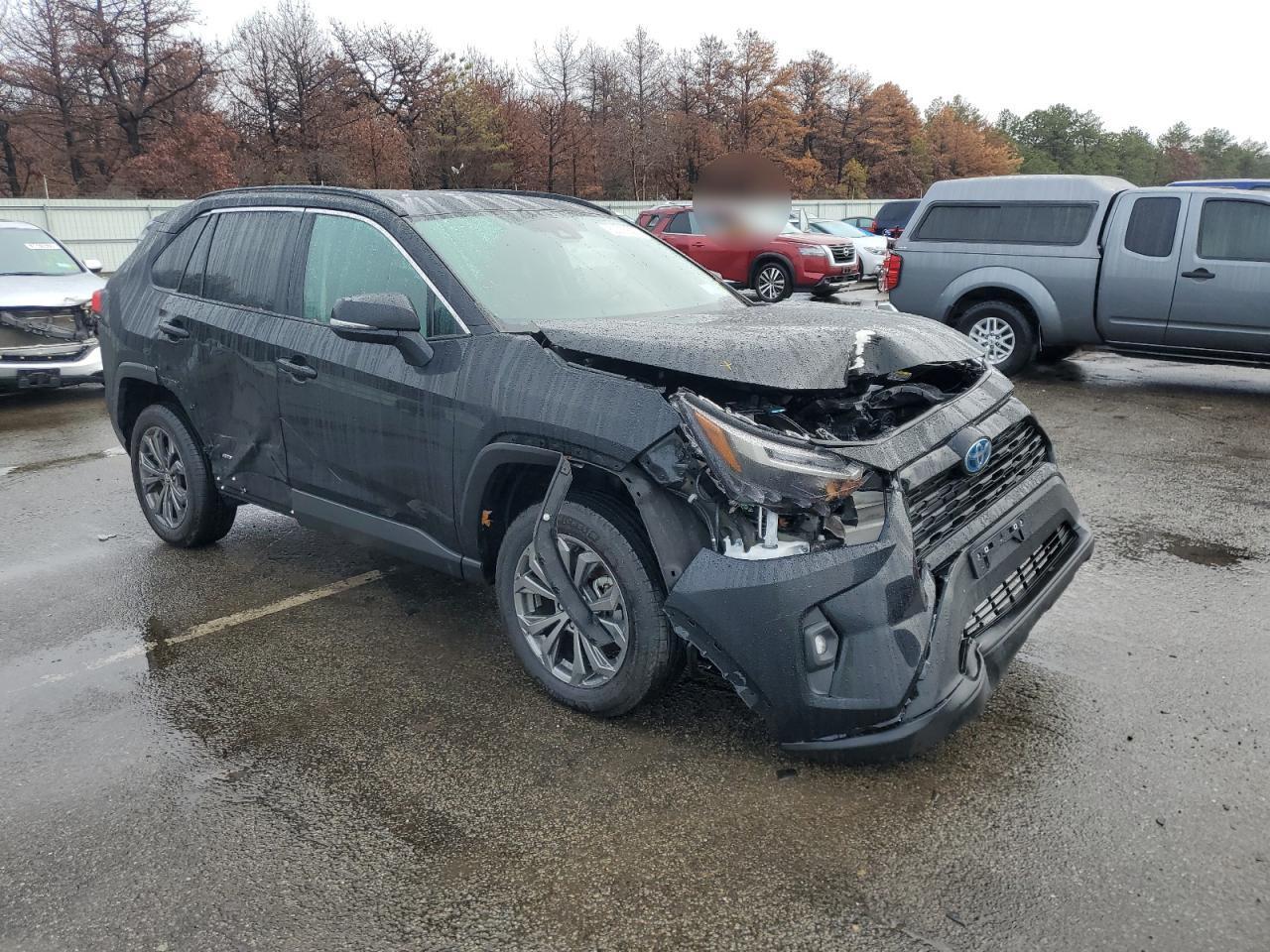 2022 TOYOTA RAV4 XLE P - Image 4