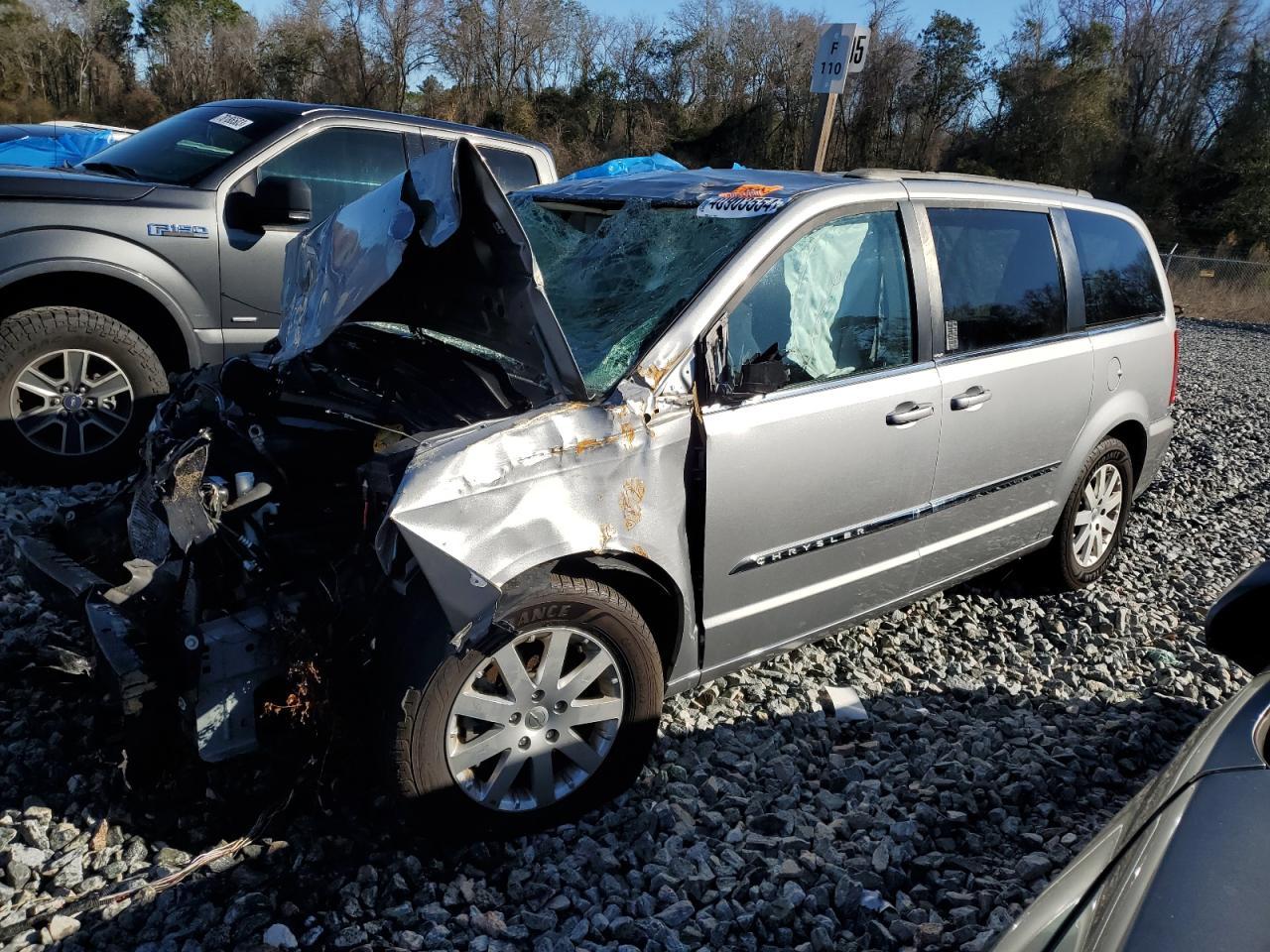 2014 CHRYSLER TOWN & COU