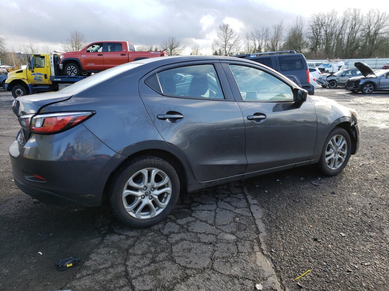 2017 TOYOTA YARIS IA - Фото 3