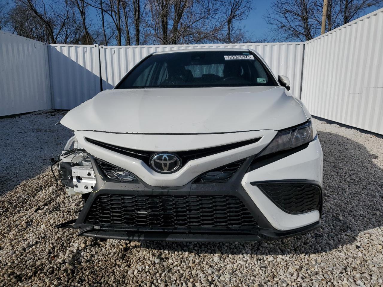2021 TOYOTA CAMRY SE - Фото 5