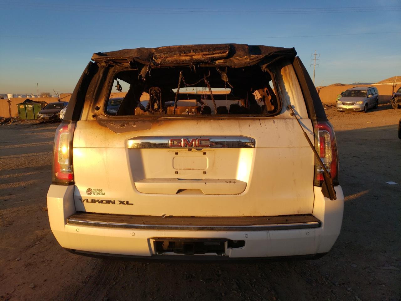 2016 GMC YUKON XL D - Фото 6