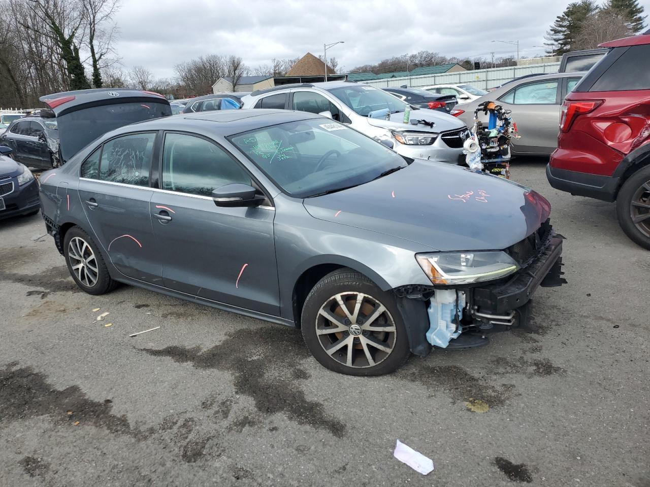 2017 VOLKSWAGEN JETTA SE - Image 4