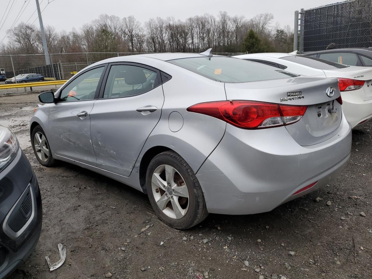 2013 HYUNDAI ELANTRA GL - Image 2