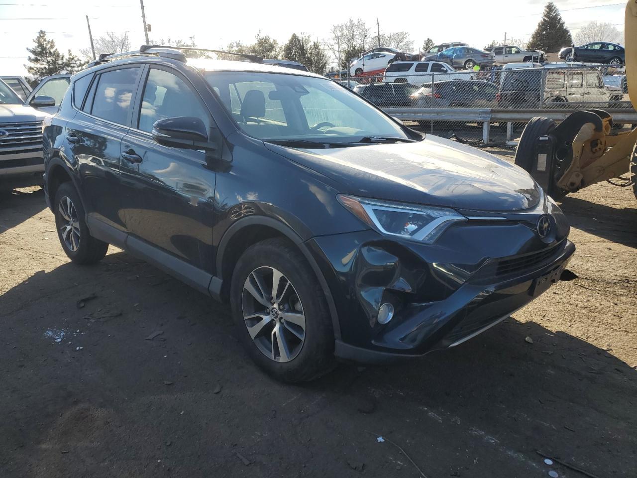 2017 TOYOTA RAV4 XLE - Фото 4