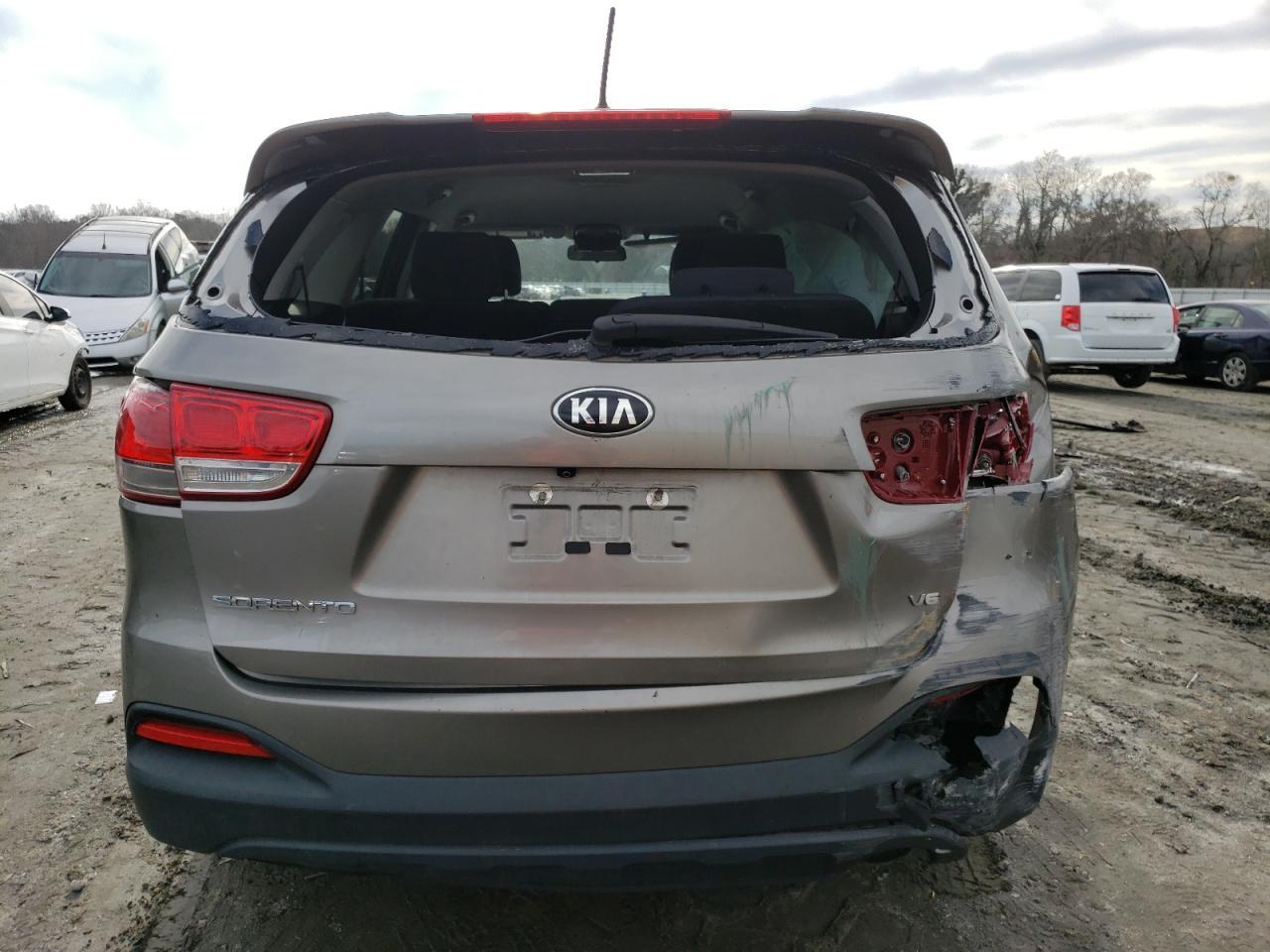 2017 KIA SORENTO LX - Image 6