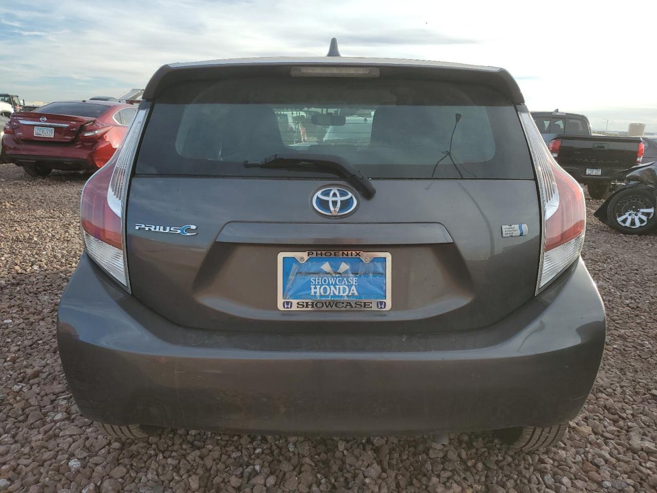 2015 TOYOTA PRIUS C - Image 6