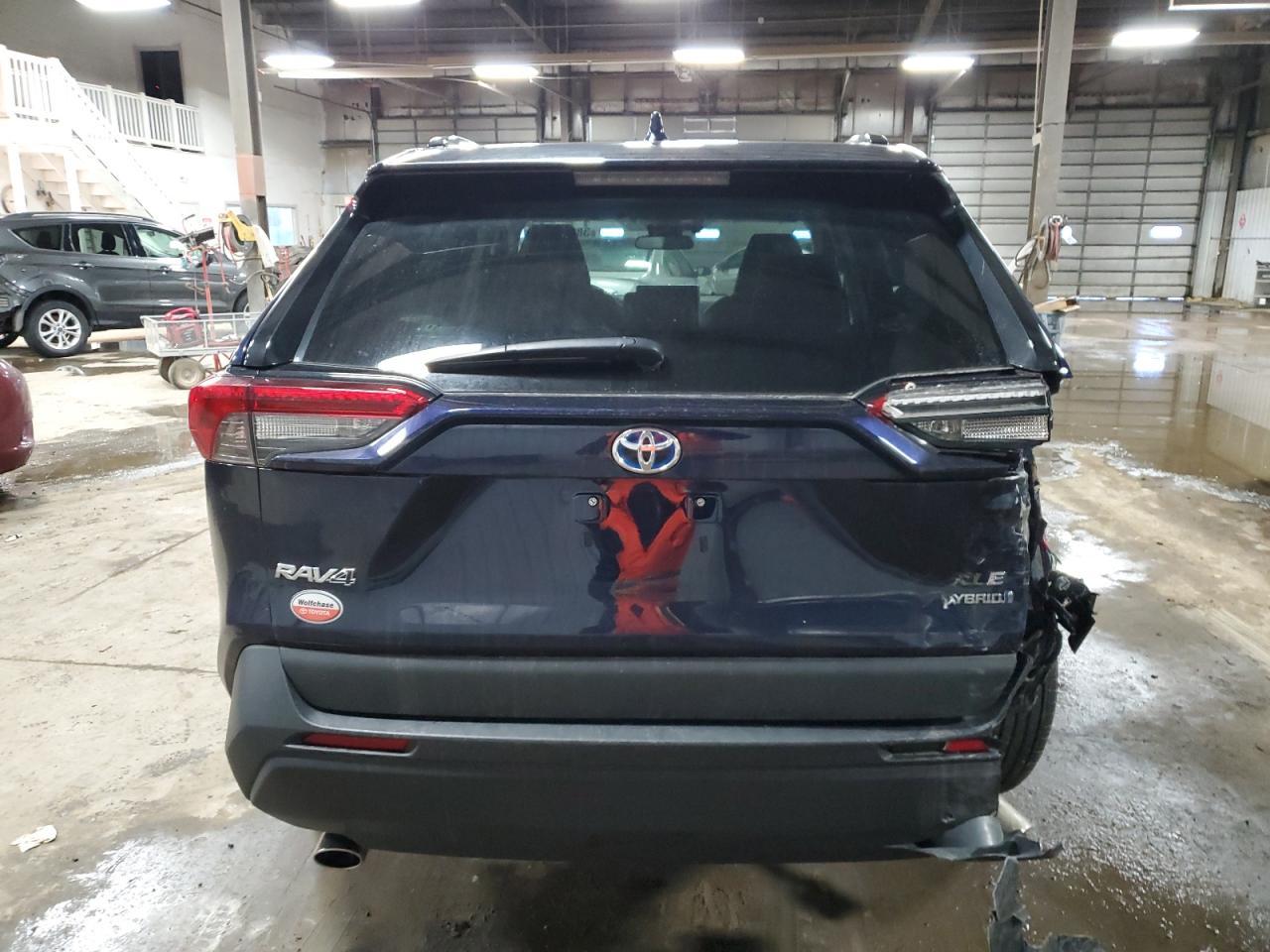 2022 TOYOTA RAV4 XLE P - Image 6