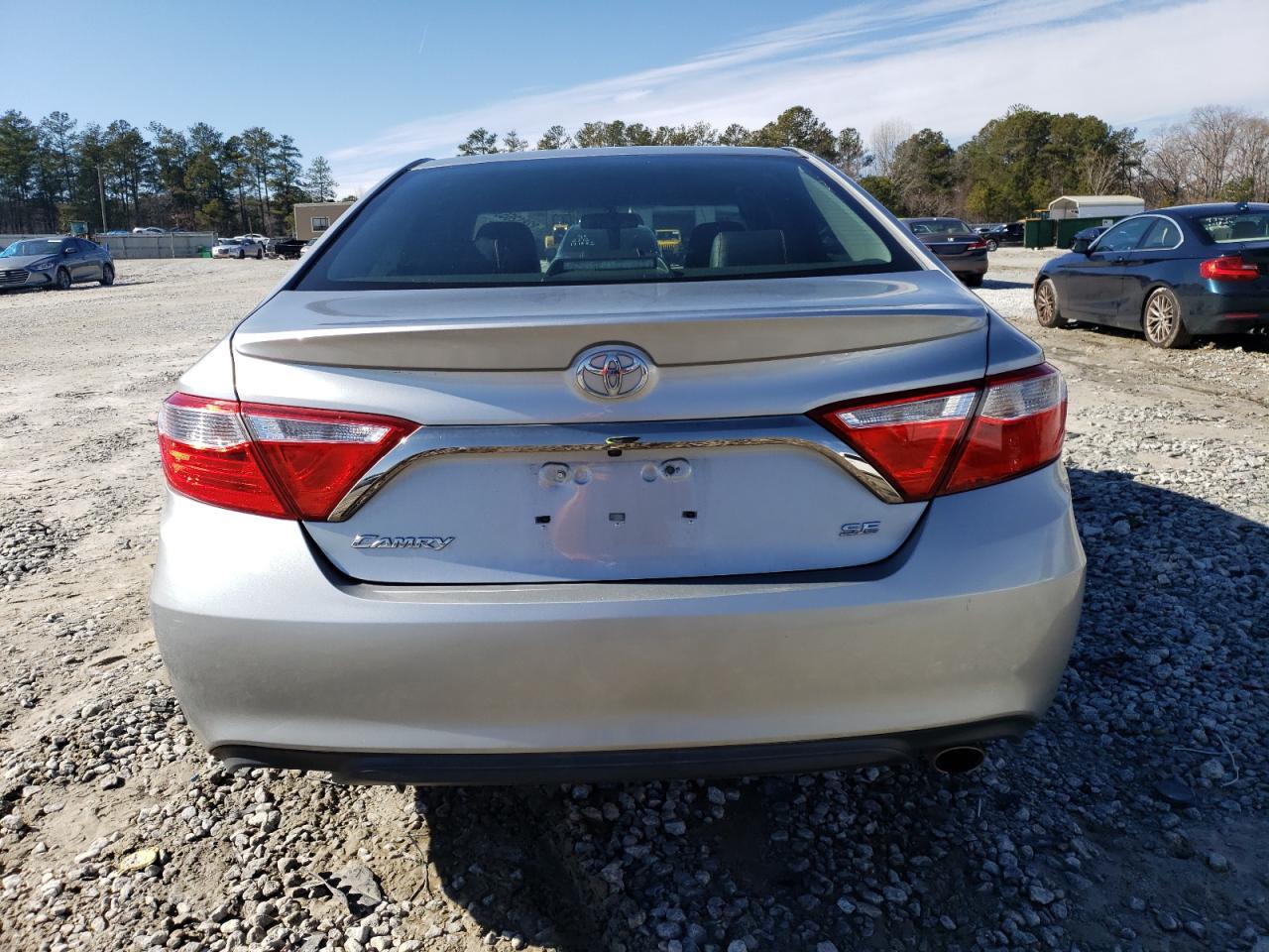 2015 TOYOTA CAMRY LE - Image 6
