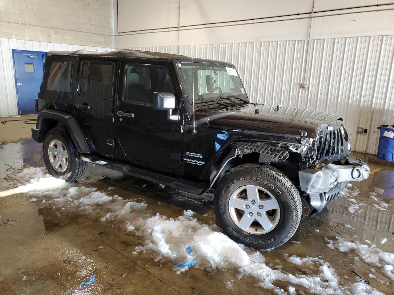2015 JEEP WRANGLER U - Image 4