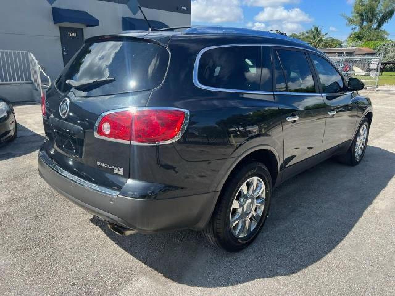 2011 BUICK ENCLAVE CX - Image 3