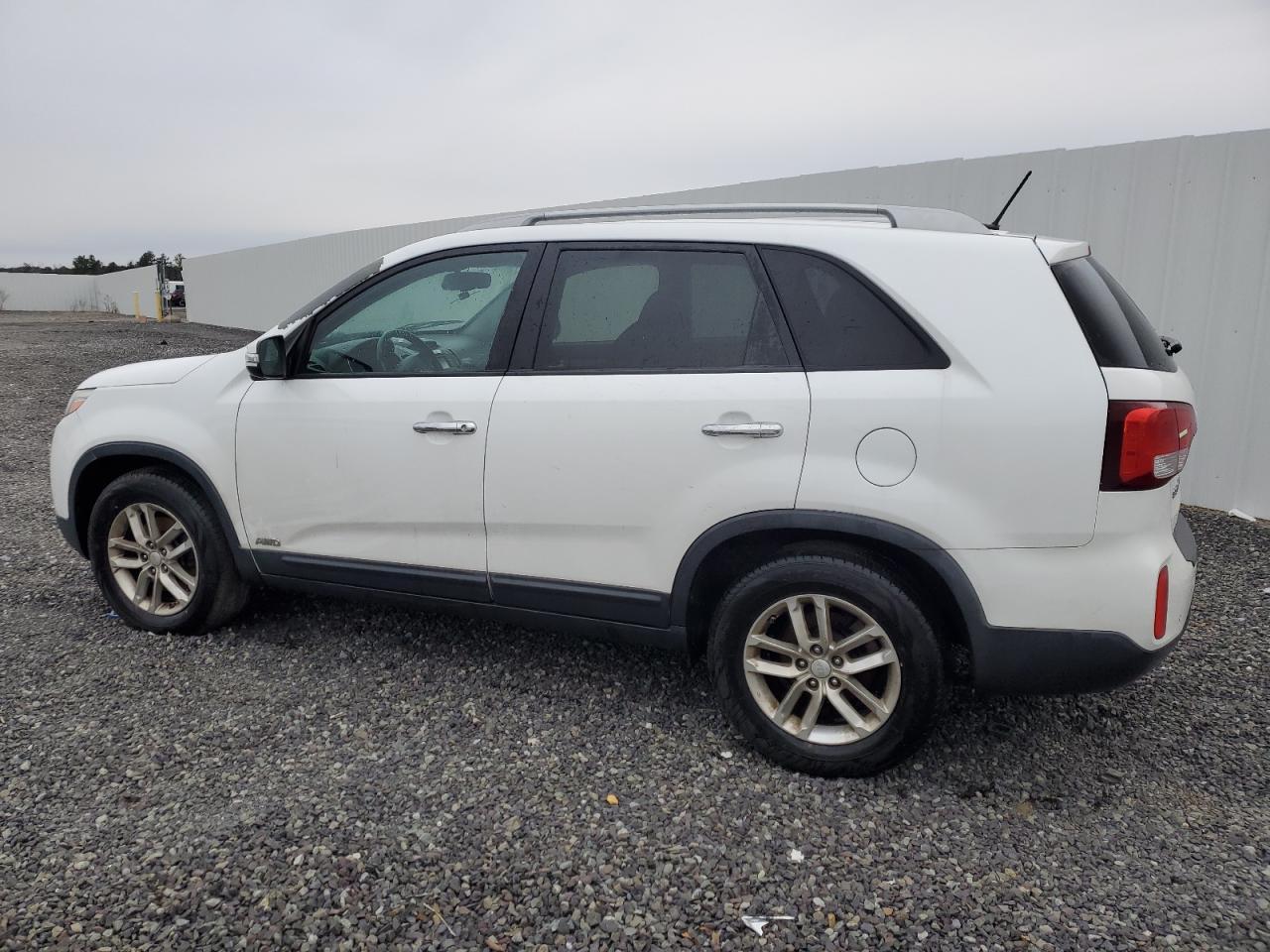 2015 KIA SORENTO LX - Image 2