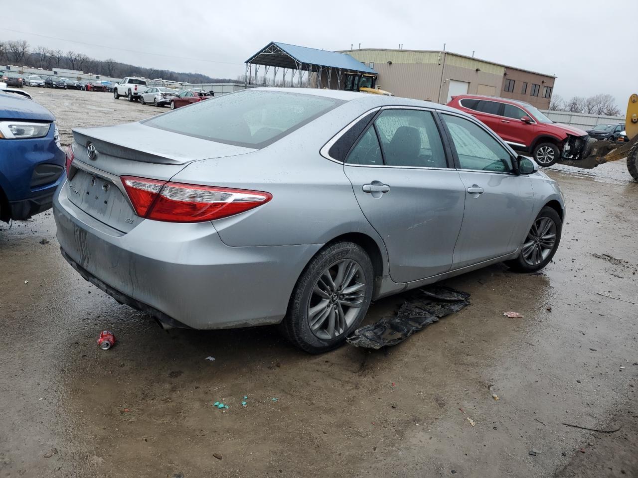 2015 TOYOTA CAMRY LE - Фото 3