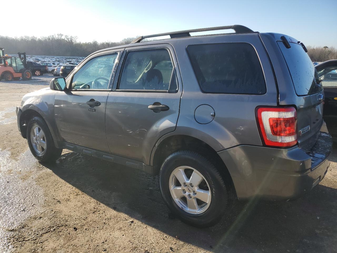 2010 FORD ESCAPE XLT - Фото 2