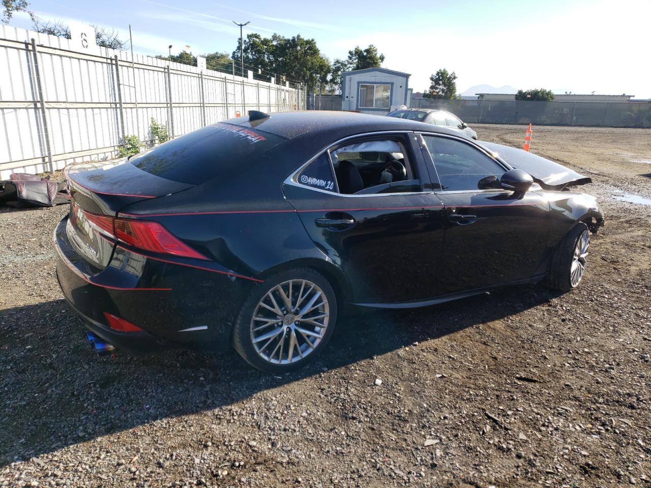 2017 LEXUS IS 200T - Фото 3