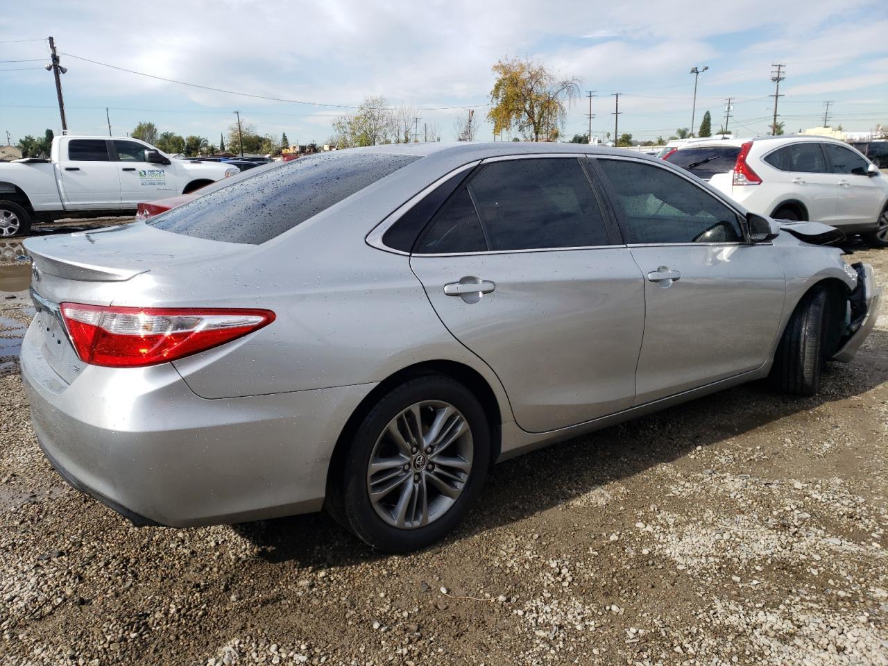 2015 TOYOTA CAMRY LE - Фото 3