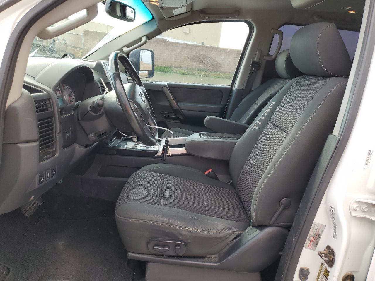 2013 NISSAN TITAN S - Фото 7