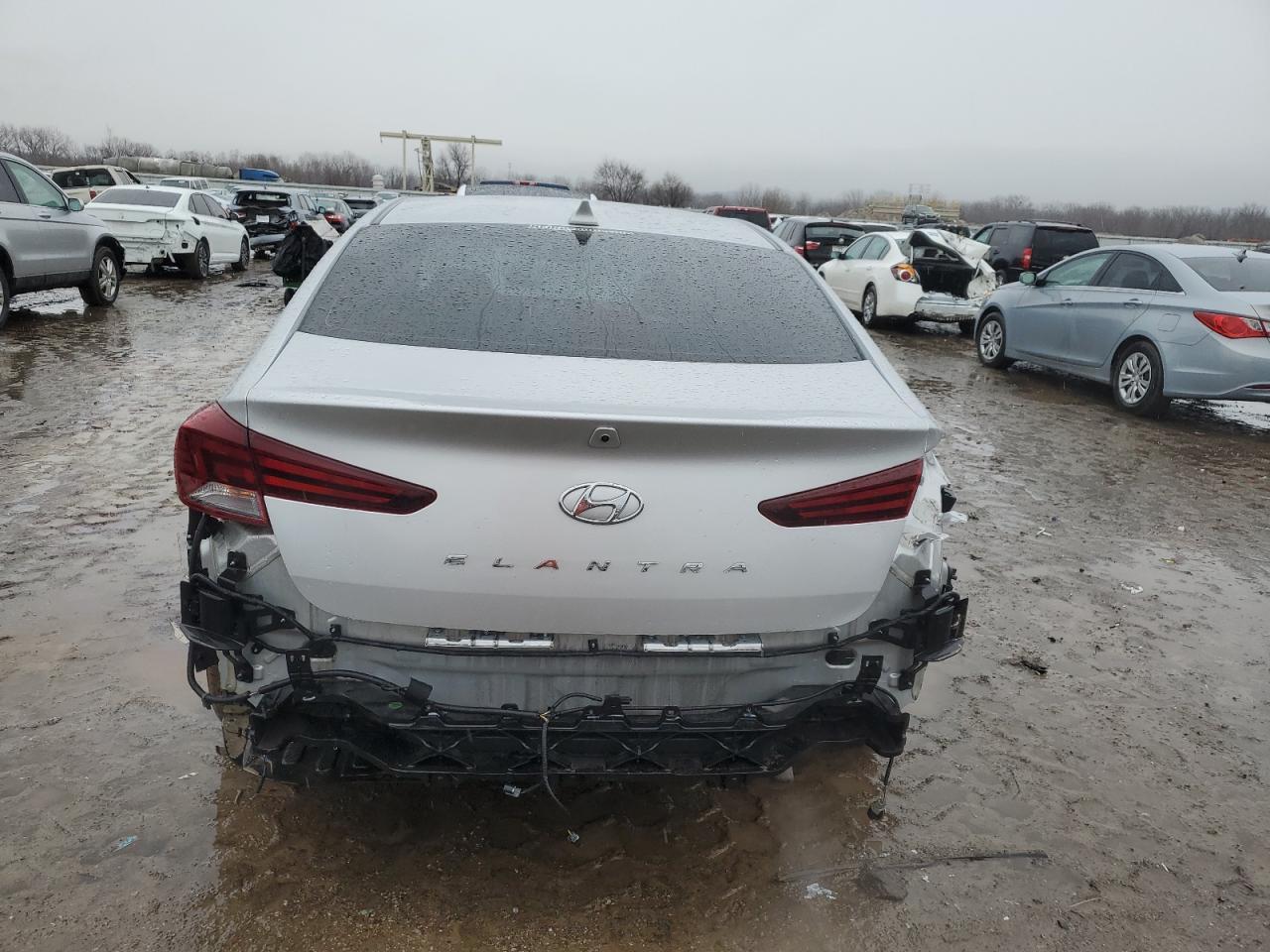 2019 HYUNDAI ELANTRA SE - Фото 6