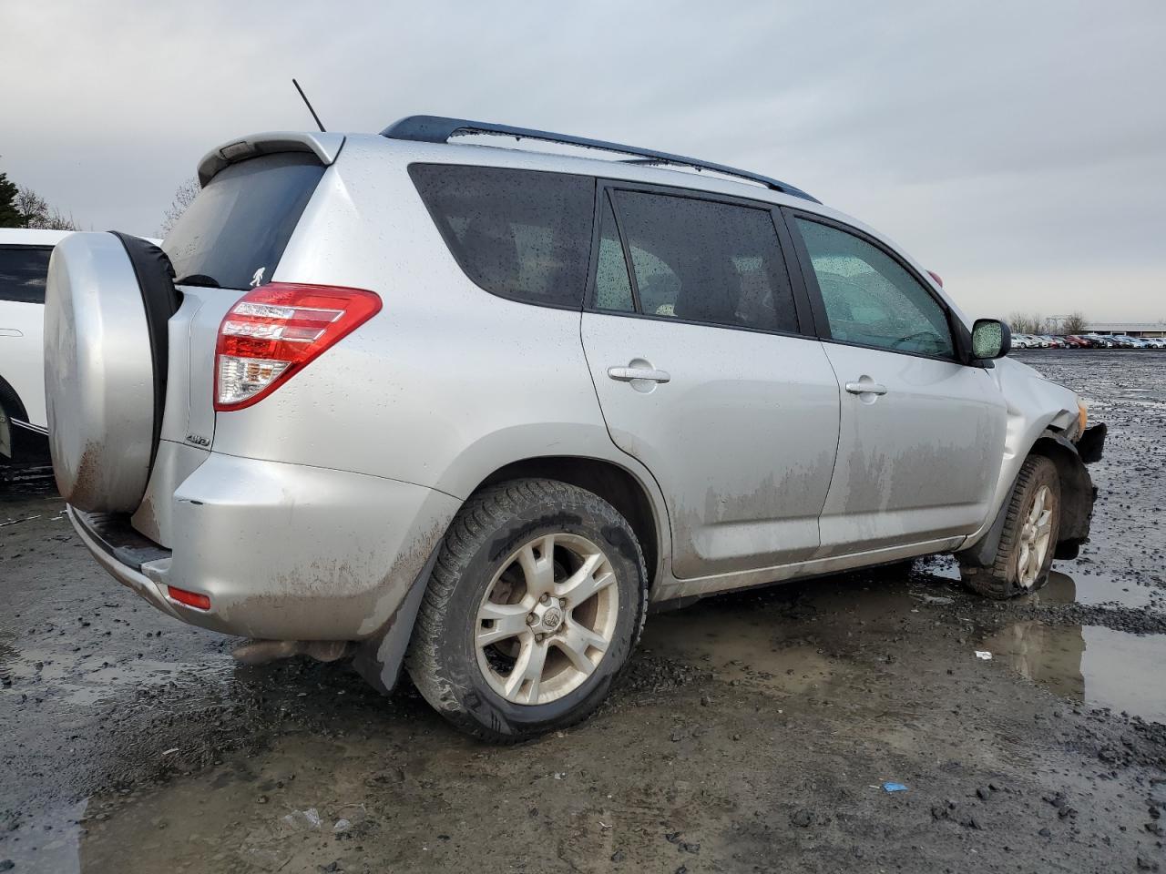 2011 TOYOTA RAV4 - Image 3