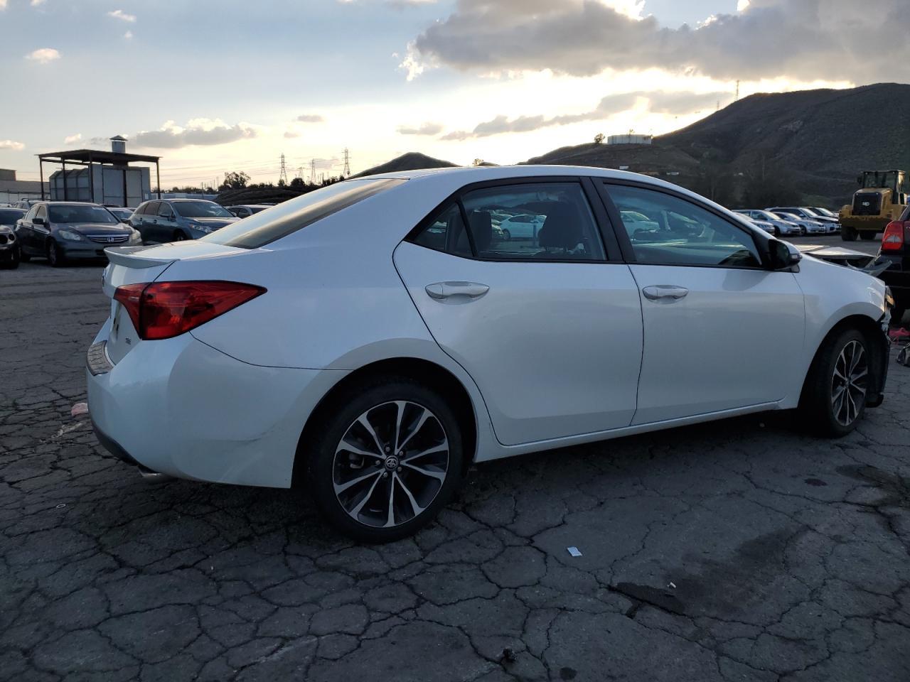 2018 TOYOTA COROLLA L - Image 3