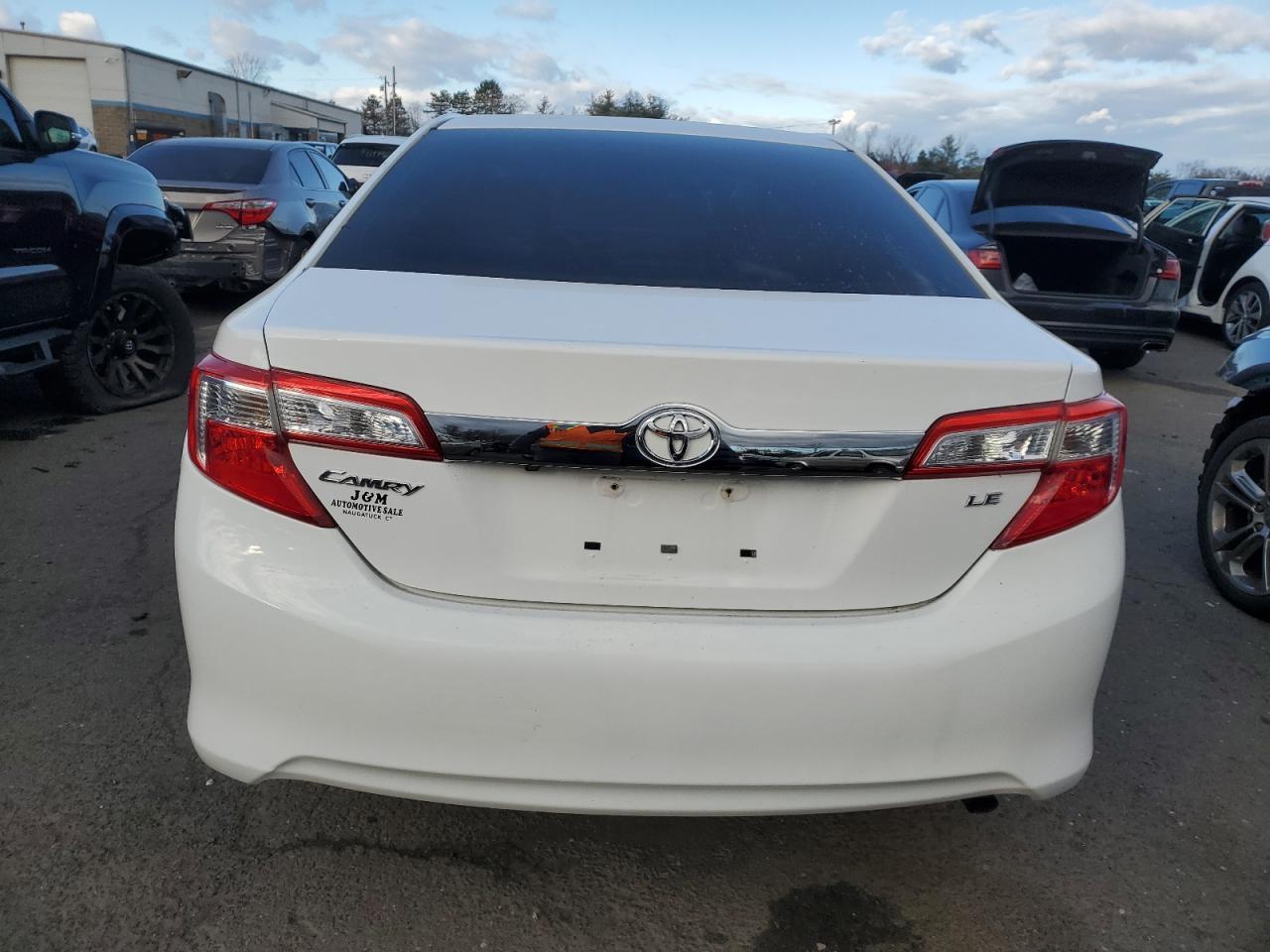 2014 TOYOTA CAMRY L - Image 6