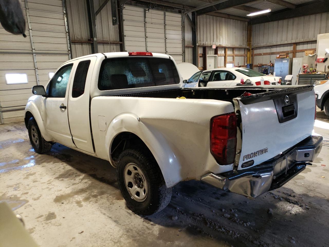 2016 NISSAN FRONTIER S - Фото 2