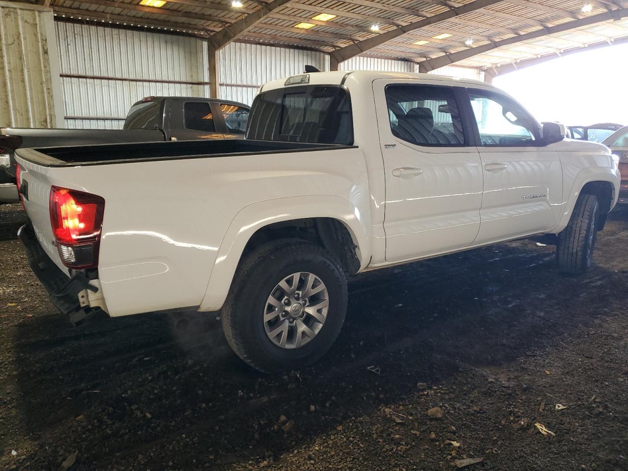 2018 TOYOTA TACOMA DOU - Фото 3