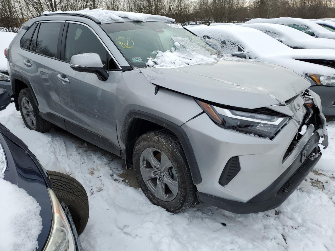 2022 TOYOTA RAV4 XLE - Image 4