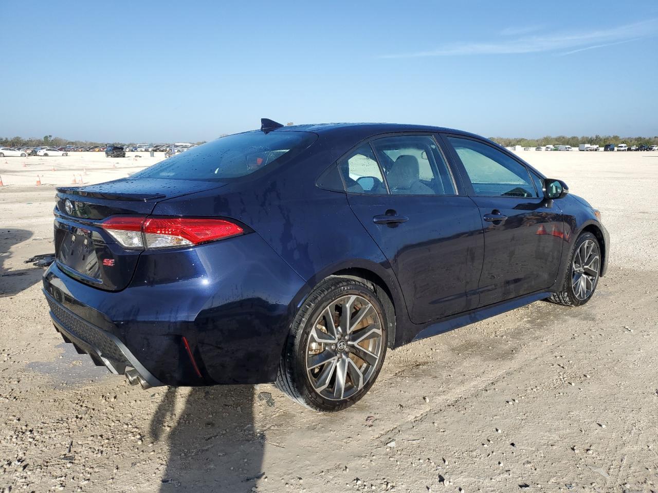 2022 TOYOTA COROLLA SE - Фото 3