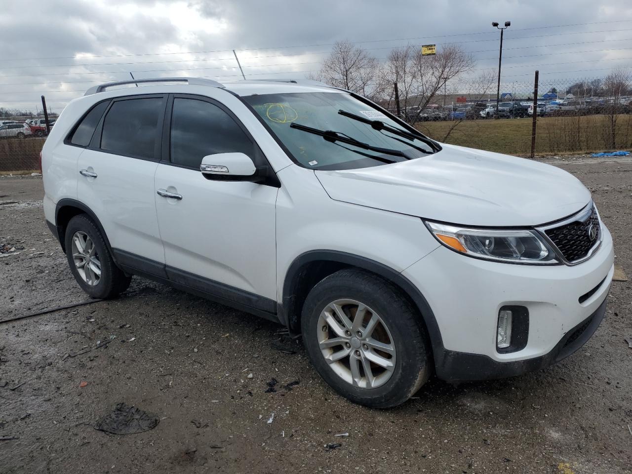 2014 KIA SORENTO LX - Image 4