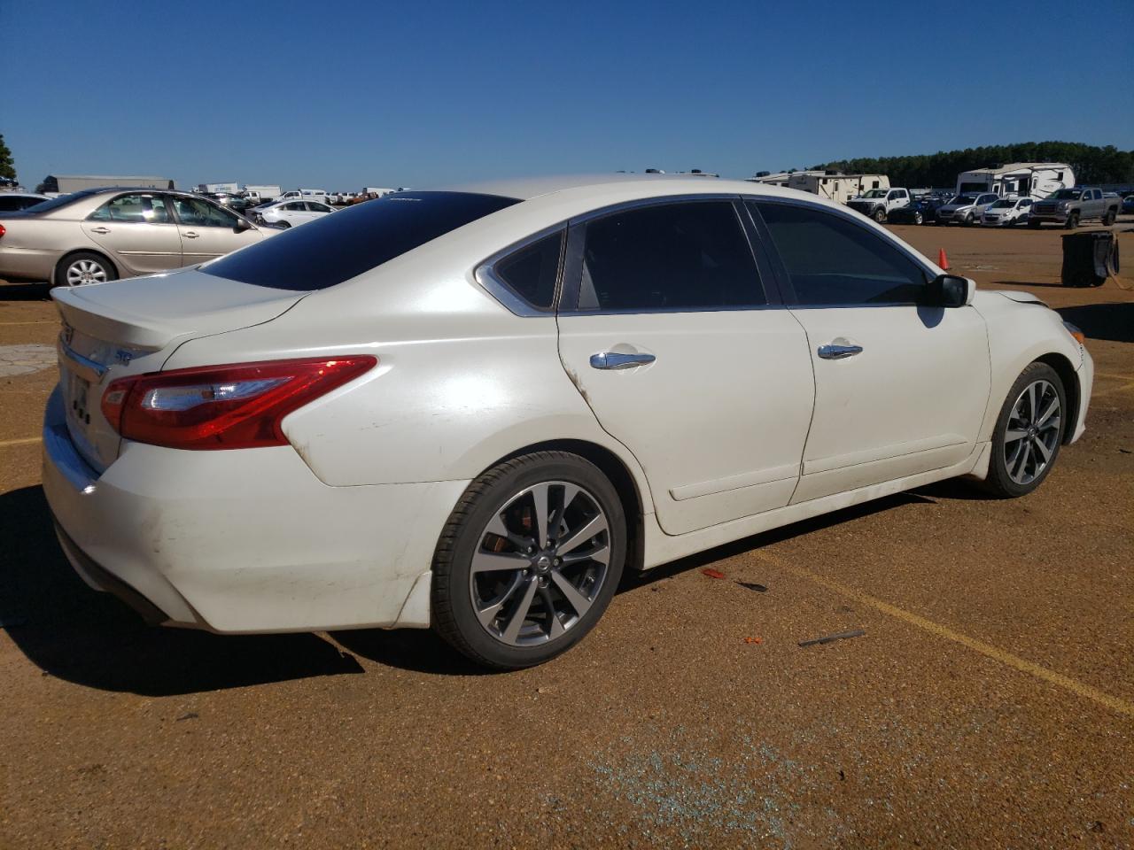 2016 NISSAN ALTIMA 2.5 - Фото 3