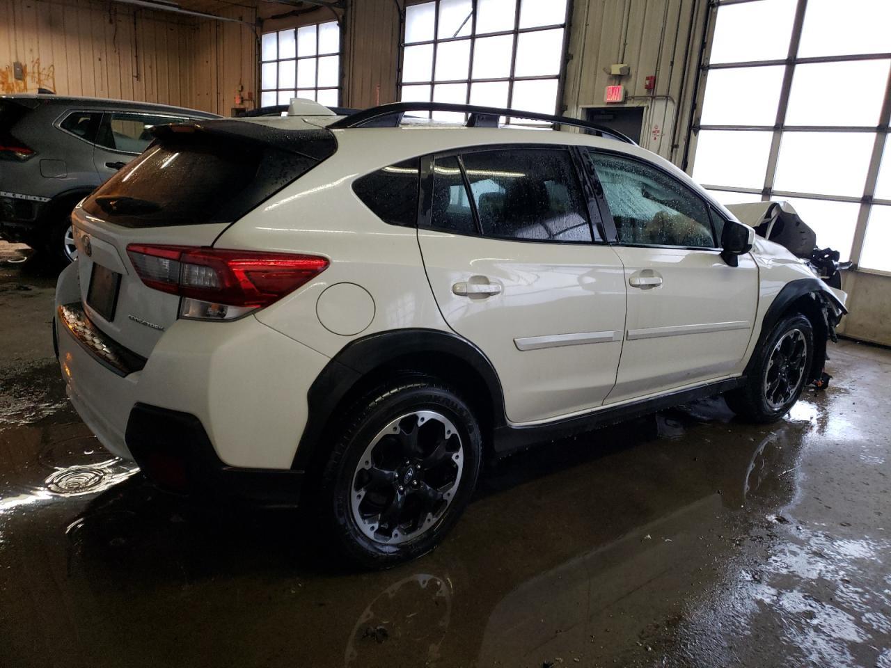 2021 SUBARU CROSSTREK - Фото 3