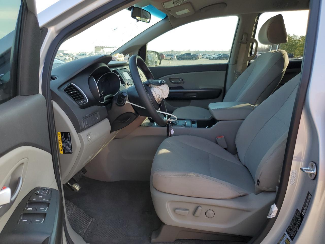 2016 KIA SEDONA LX - Image 7