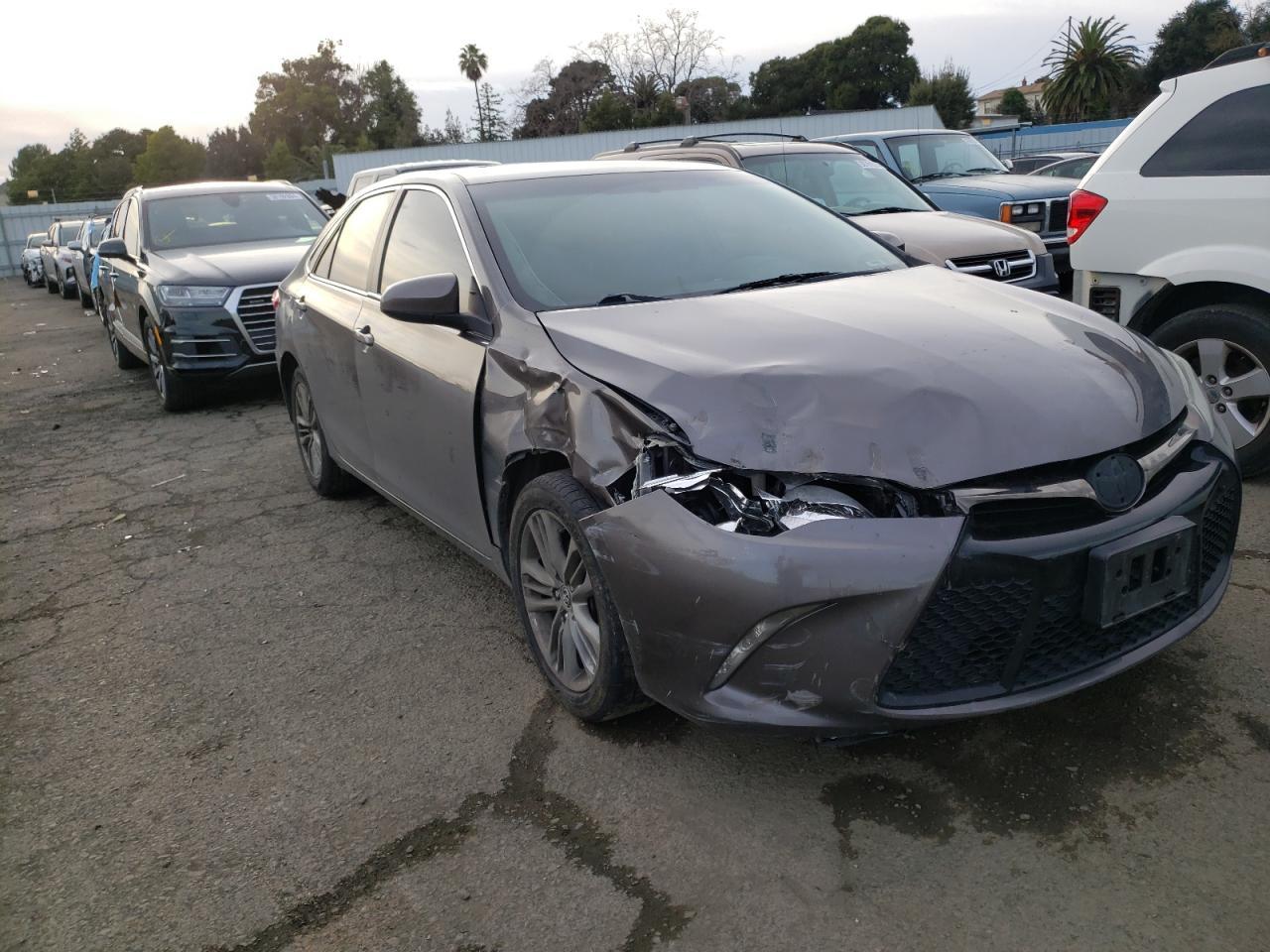 2015 TOYOTA CAMRY LE - Image 4