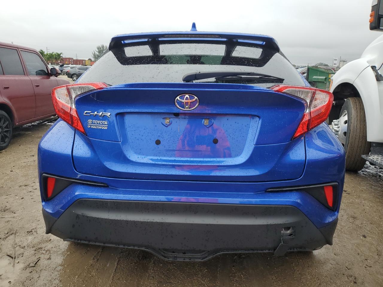 2021 TOYOTA C-HR XLE - Фото 6