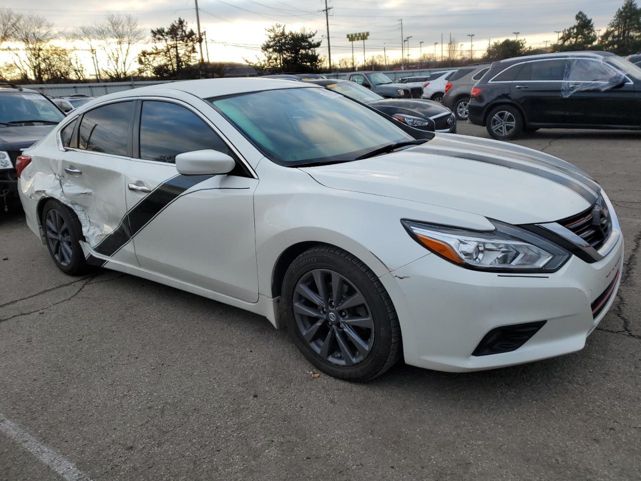 2017 NISSAN ALTIMA 2.5 - Фото 4