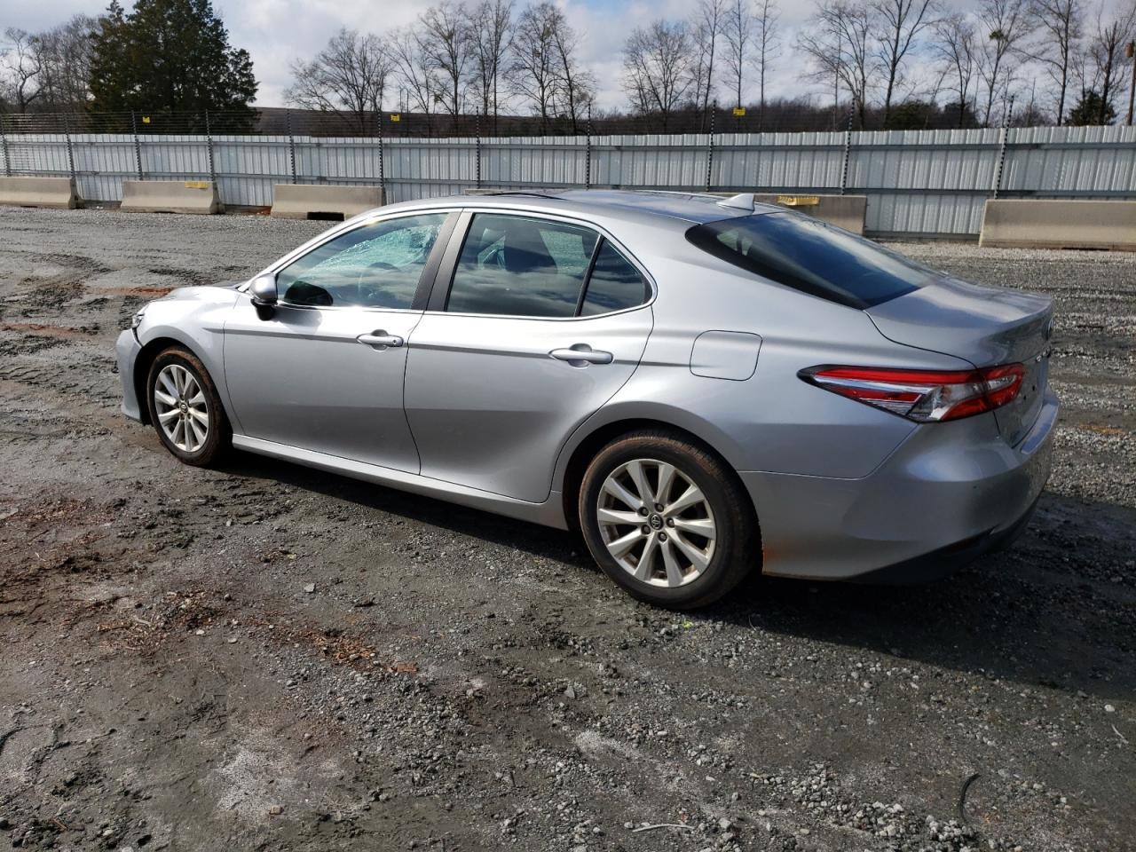 2020 TOYOTA CAMRY LE - Фото 2
