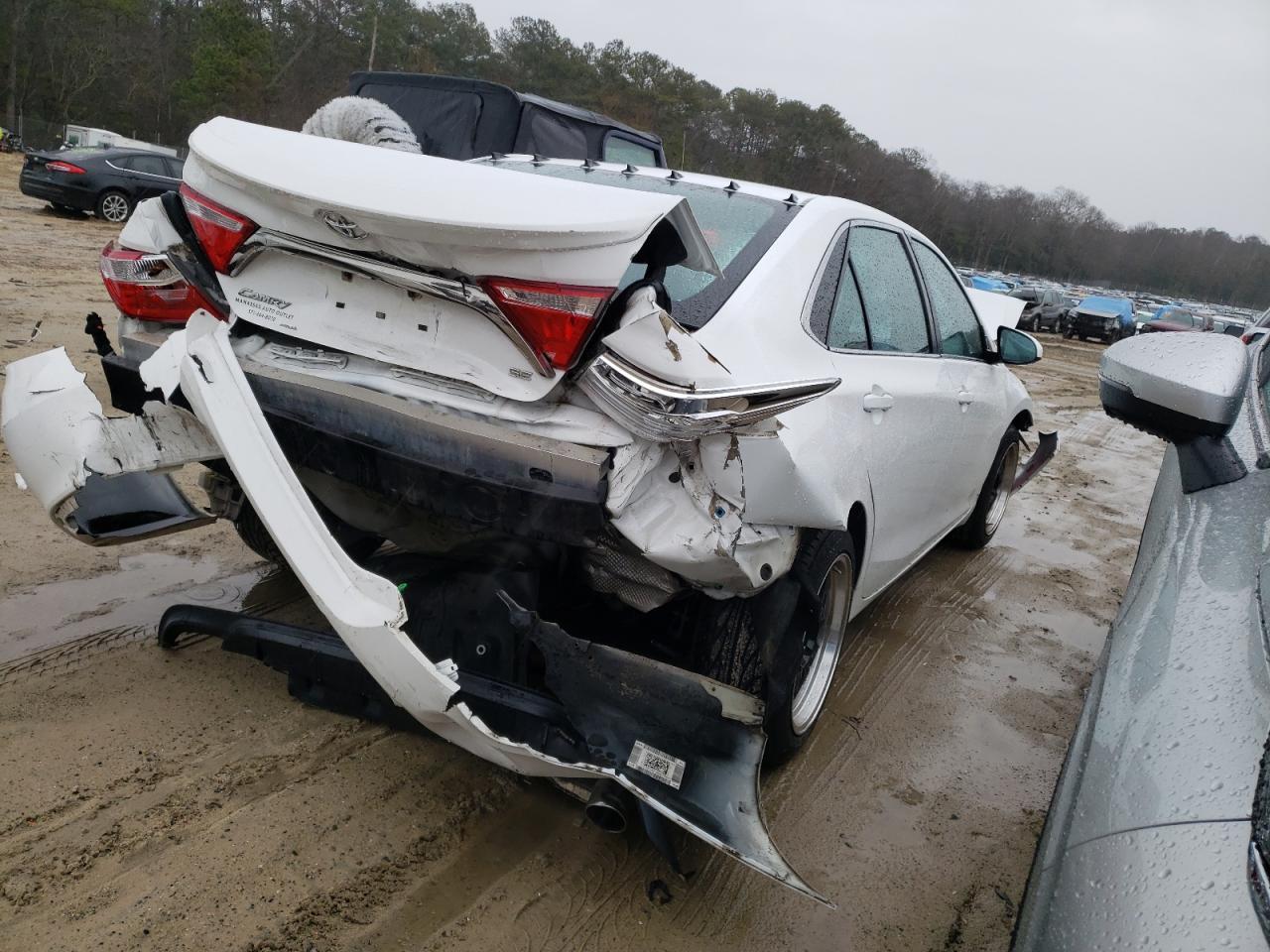 2016 TOYOTA CAMRY LE - Фото 3
