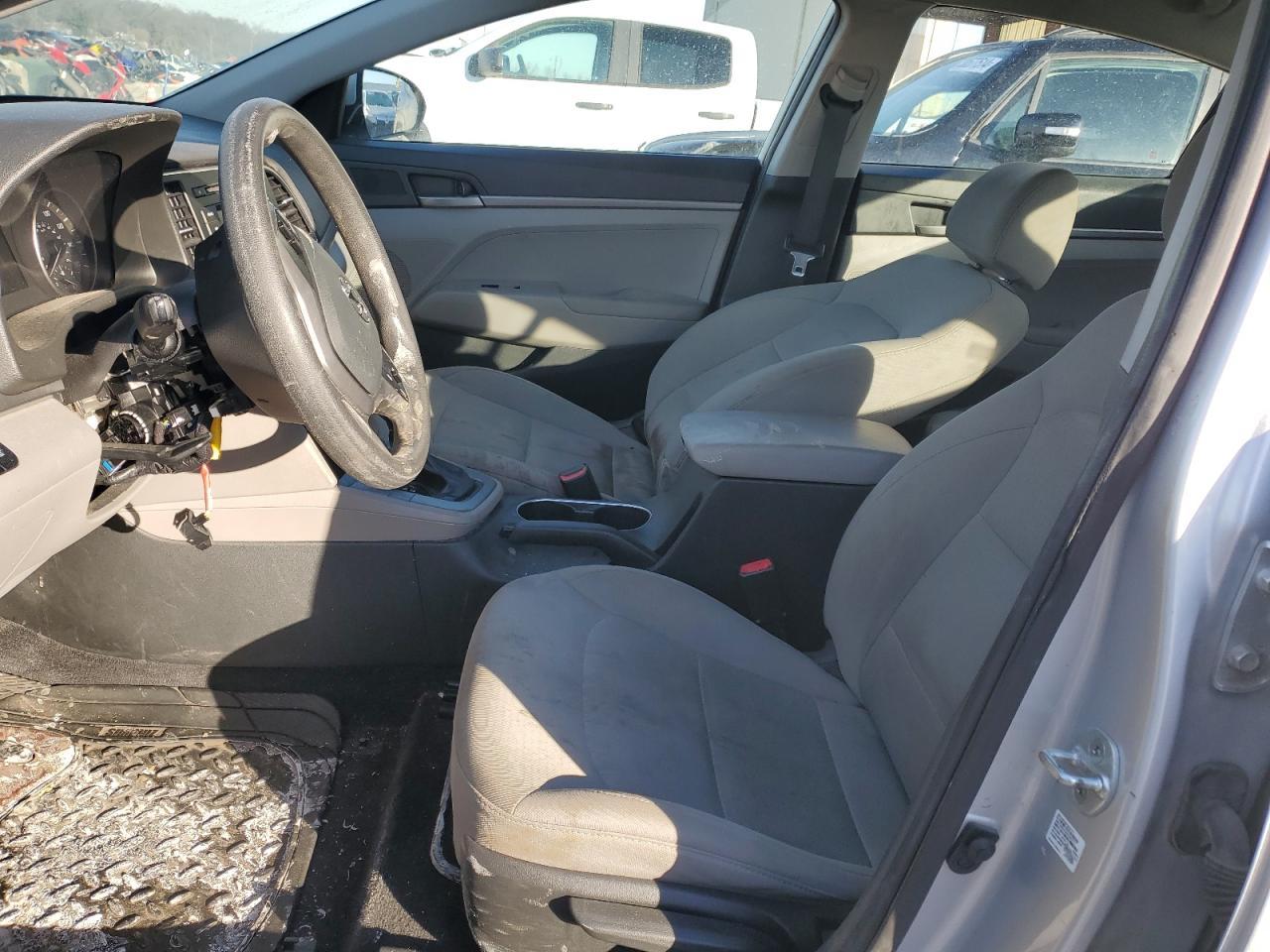 2017 HYUNDAI ELANTRA SE - Фото 7