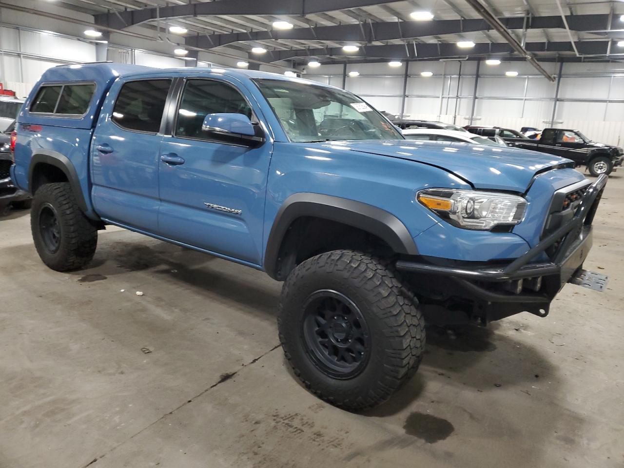 2019 TOYOTA TACOMA DOU - Фото 4