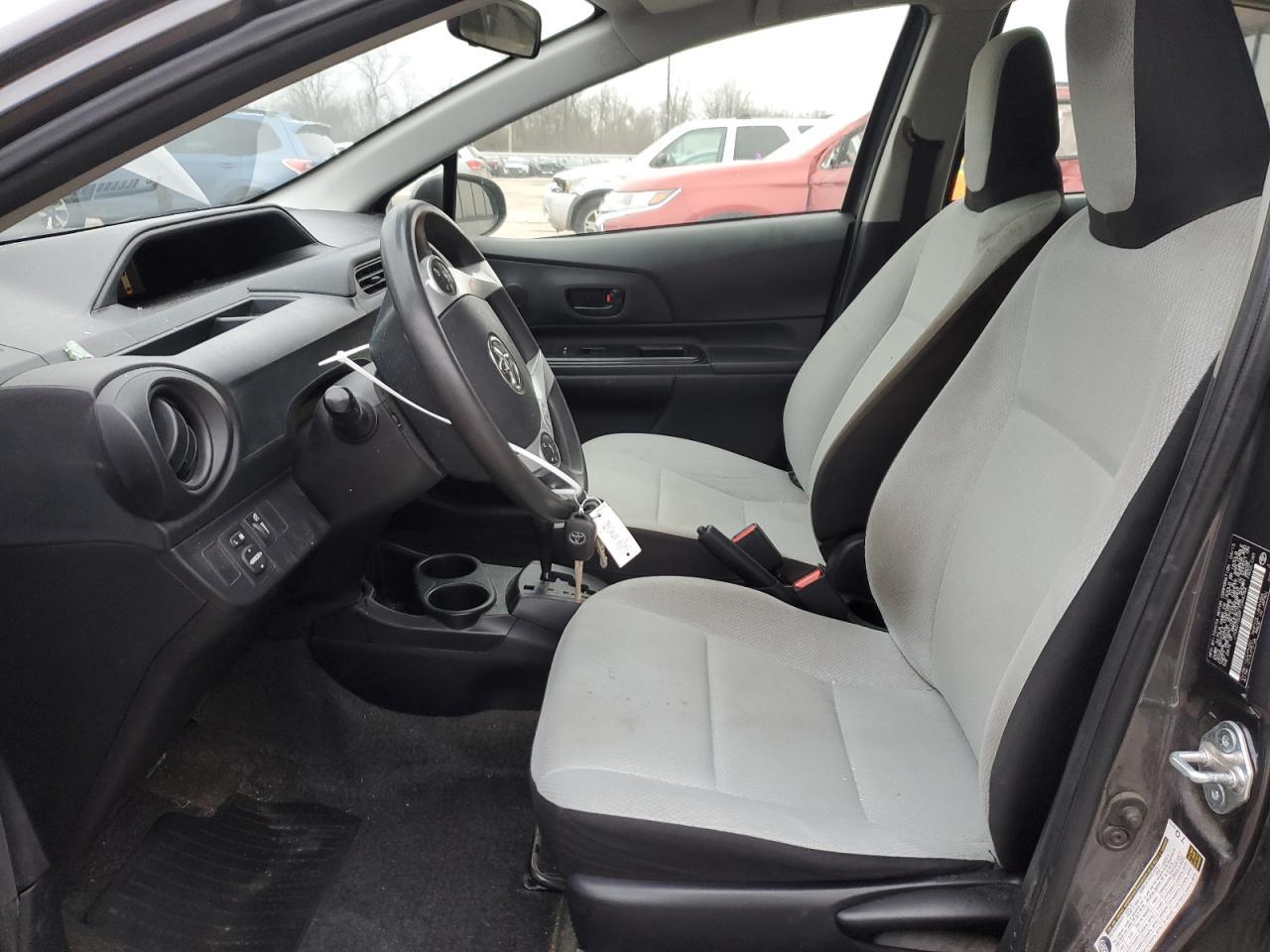 2015 TOYOTA PRIUS C - Image 7