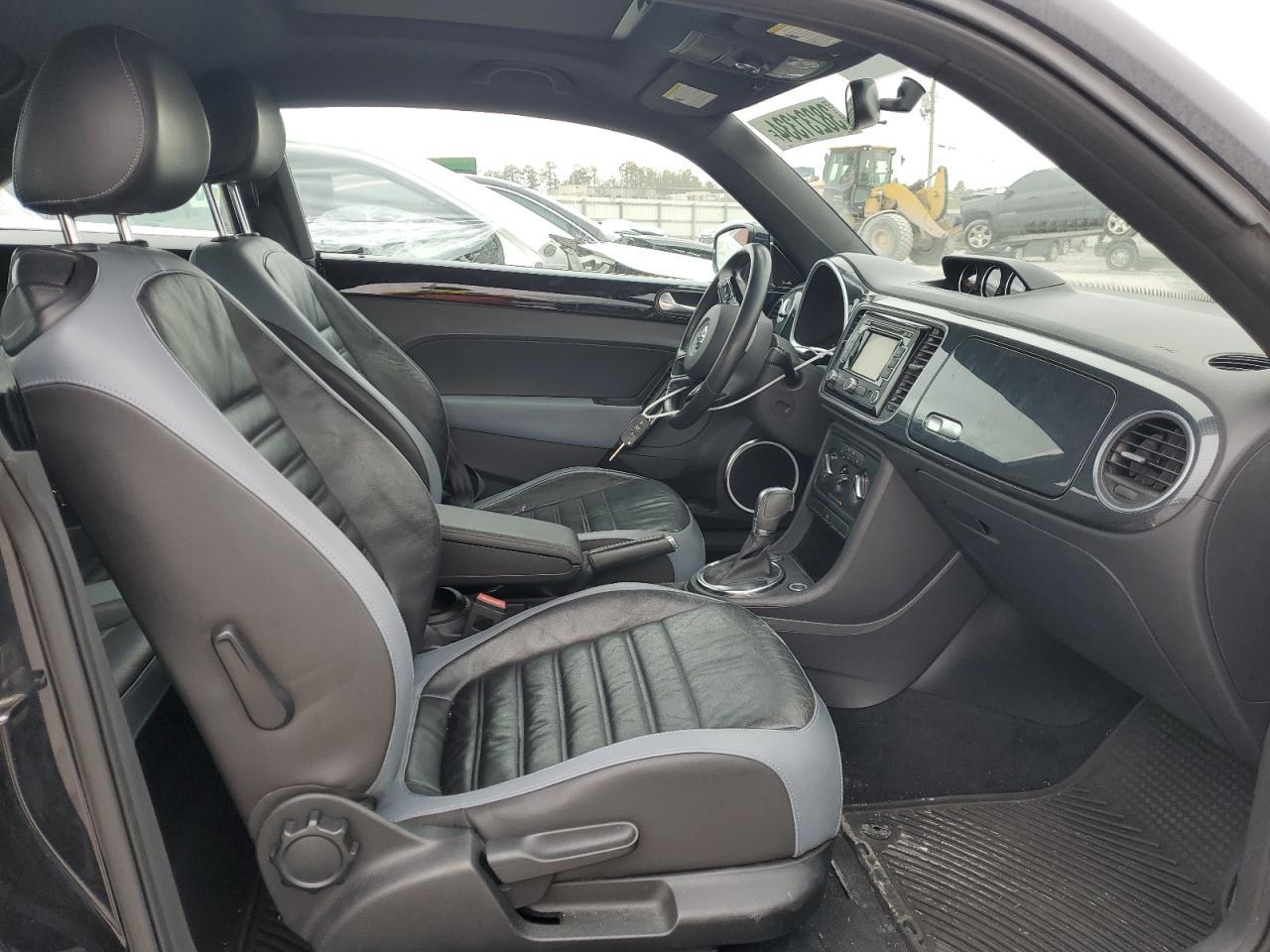 2012 VOLKSWAGEN BEETLE TUR - Image 7